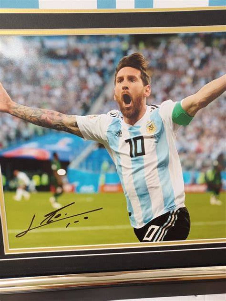 Lionel Messi, Argentinian, Superstar, Signed, Professional Contract, Barcelona, Napkin, Sport, World, Soccer, Football, Contract, Transfer, Joan Laporta