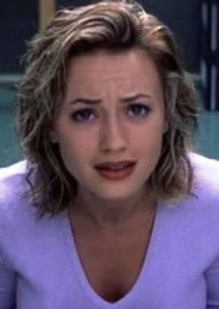 Lori Campbell fighting in Freddy vs Jason.
