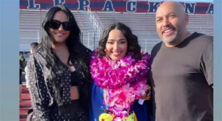 Lupita Karizma, hija de Lupillo Rivera y Mayeli Alonso se lanza como