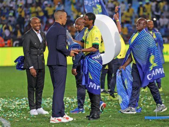 Mamelodi Sundowns coach Rulani Mokwena discusses alcohol use by footballers with Robert Marawa