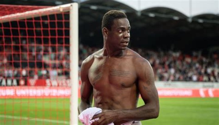 Mario Balotelli speeding for the bomber Sportal.eu