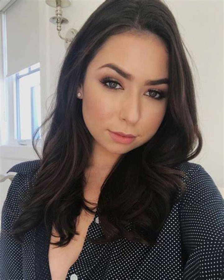 Melissa Moore Scrolller