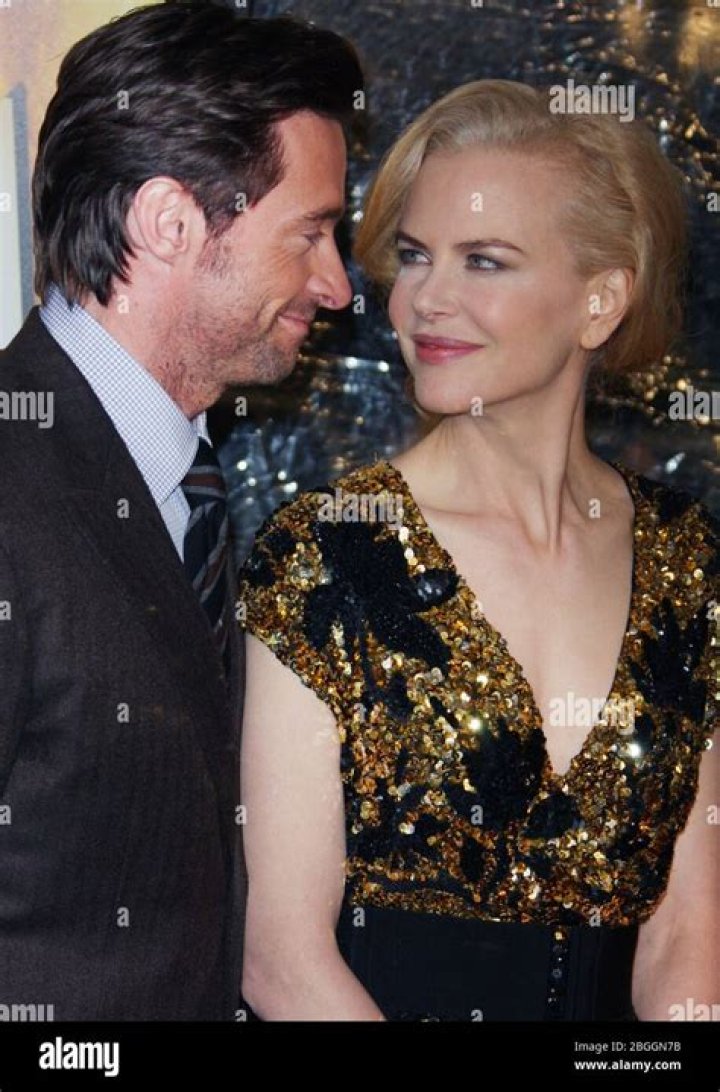 Nicole Kidman and Hugh Jackman embrace in Australia (aka Faraway Downs)
