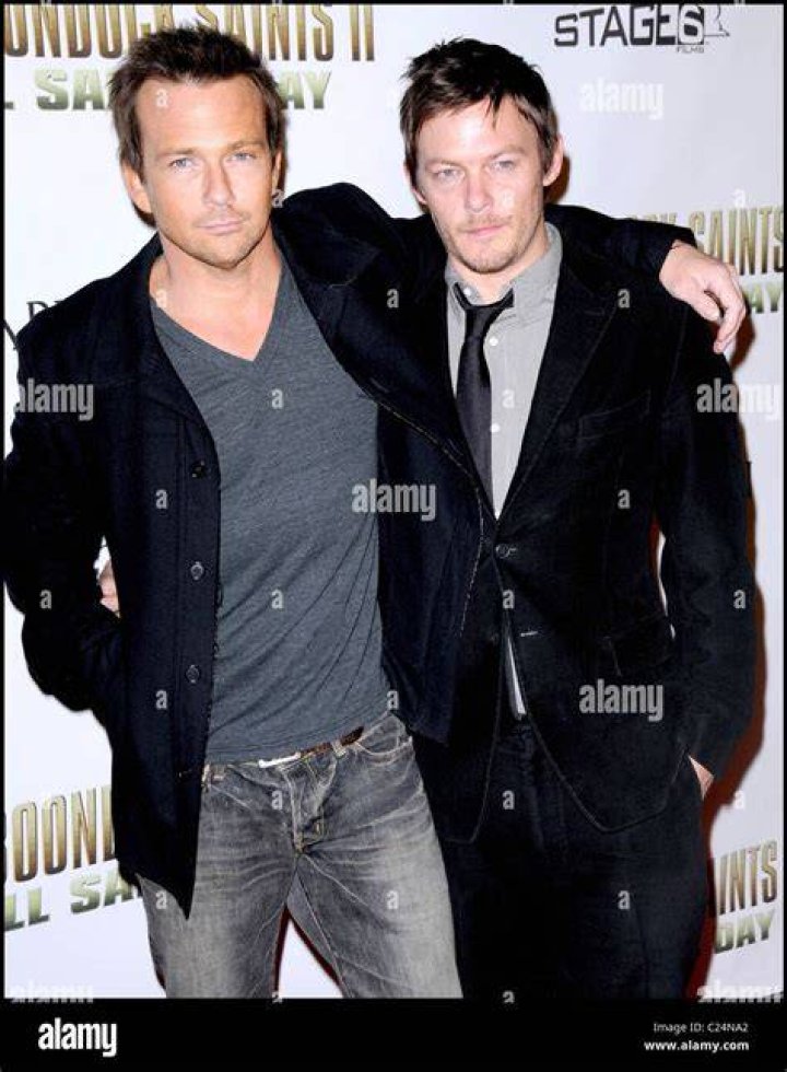 Norman Reedus and Sean Patrick Flanery in The Boondock Saints (1999)