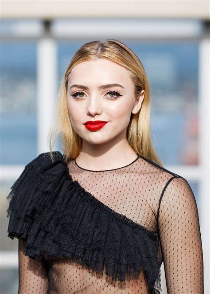 Peyton List L'Hermitage Hotel Portraits in Vancouver, October 2018
