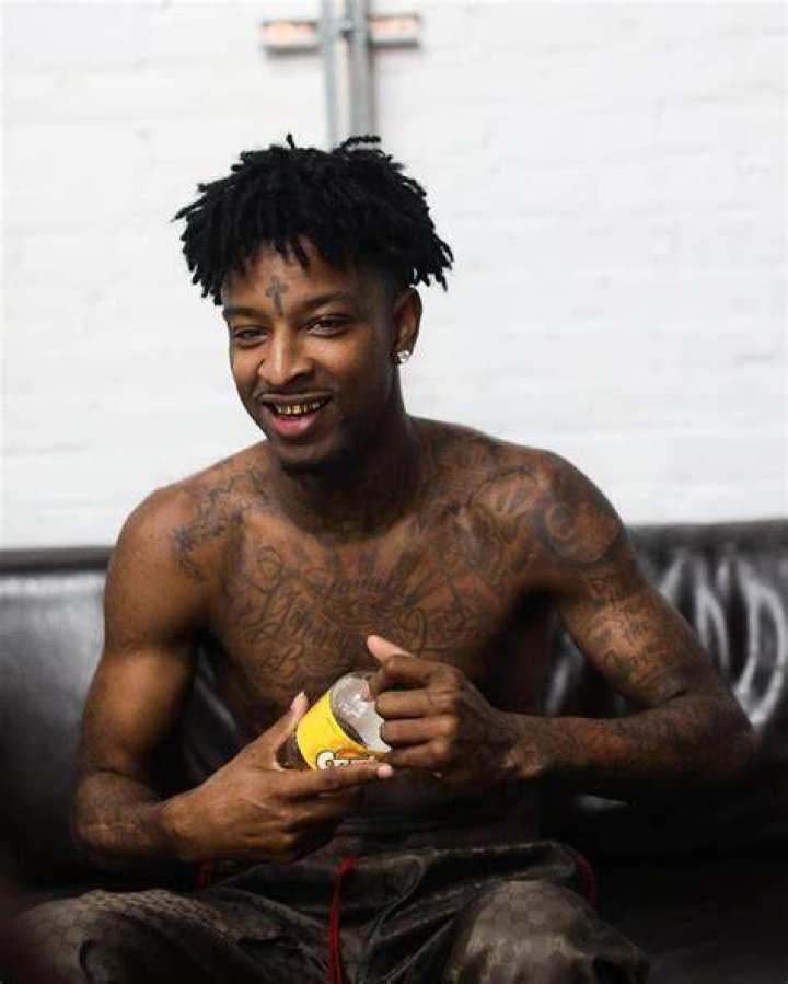 Pin by Fran Demasi on Raperos Cute rappers, Rapper style, Rap aesthetic