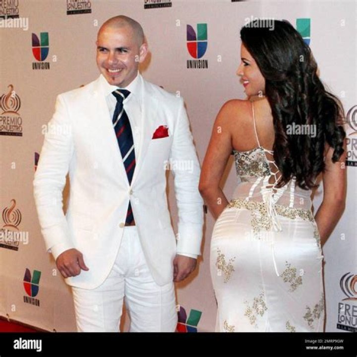 Pitbull Girlfriend 2022