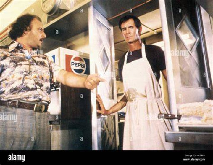 Psycho II - Dennis Franz