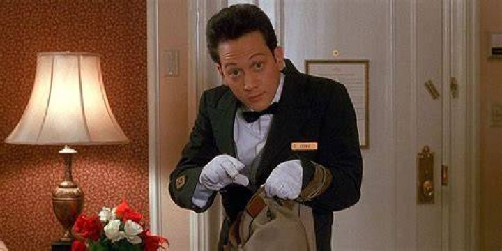Rob Schneider in Home Alone 2