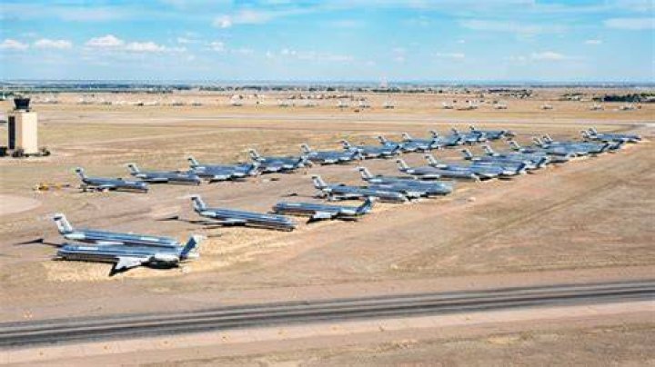 Roswell International Air Center Airport (ROW) Photo