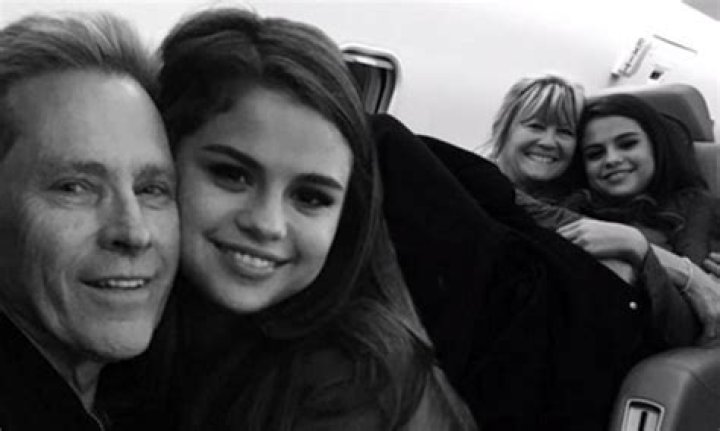 Selena Gomez with her grandparents on the set of "Selena + Chef" season