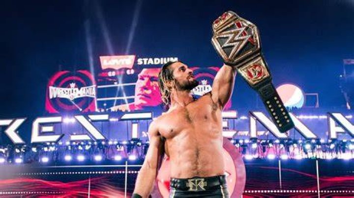 Seth Rollins Cashes In