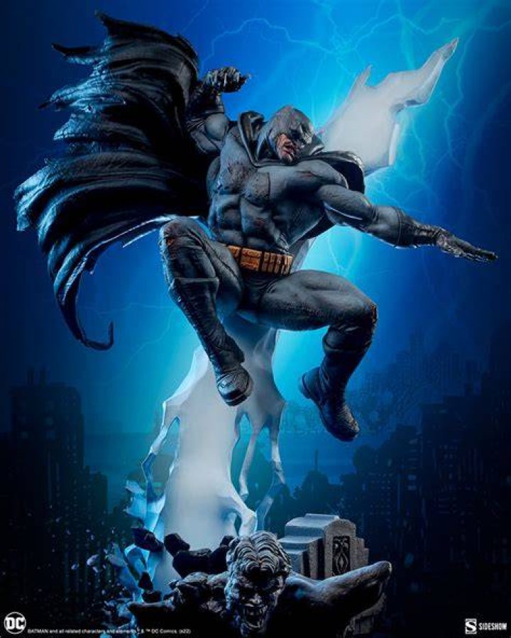 Sideshow Dark Knight Returns statue cropped