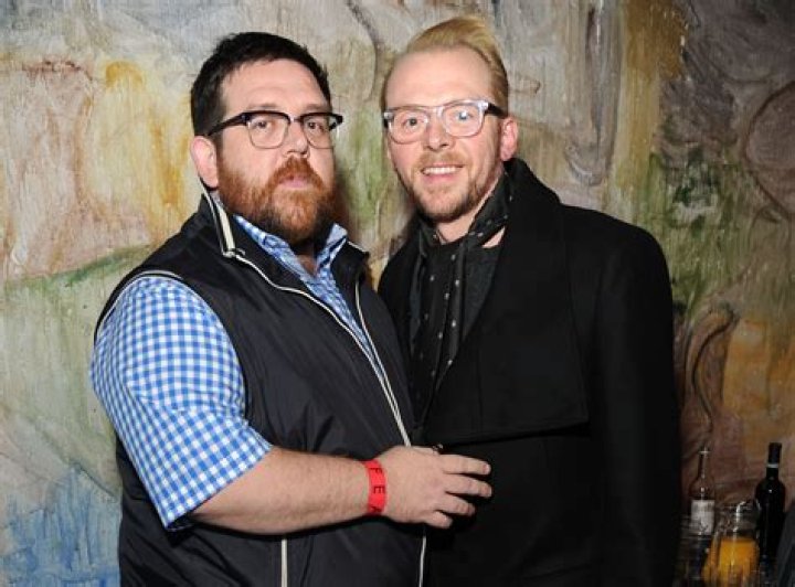 Simon Pegg and Nick Frost with guns in Hot Fuzz