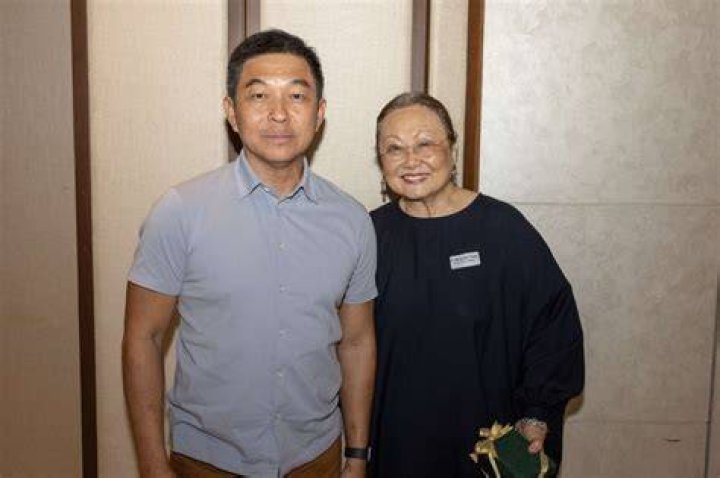 Tan ChuanJin 'Fan Uncles' Over Zoe Tay After She Wishes Him Happy