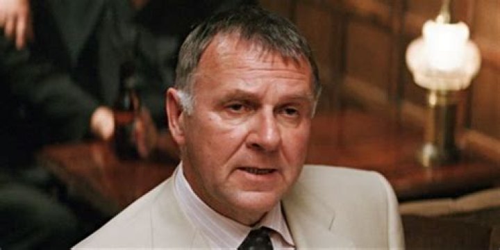 Tom Wilkinson Carmine Falconi Batman Begins