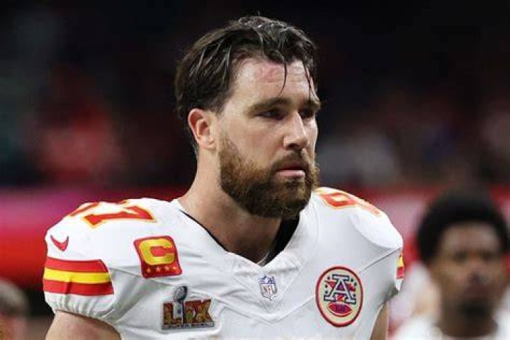 Travis Kelce's net worth, age, stats, salary, height, GIRLFRIEND
