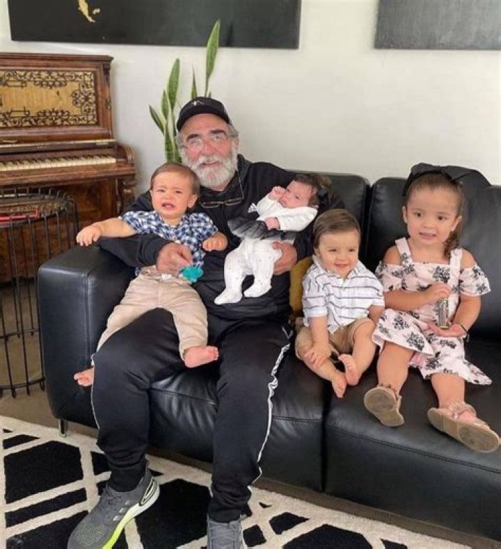 Vicente Fern&aacute;ndez Jr. reaparece en VIDEO para hablar de las FOTOS de su
