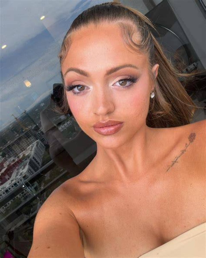 Woahvicky... r/BadMUAs