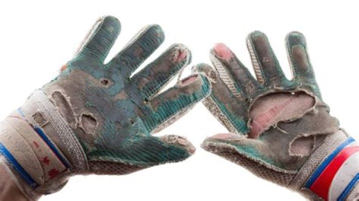 worst goalkeeper gloves