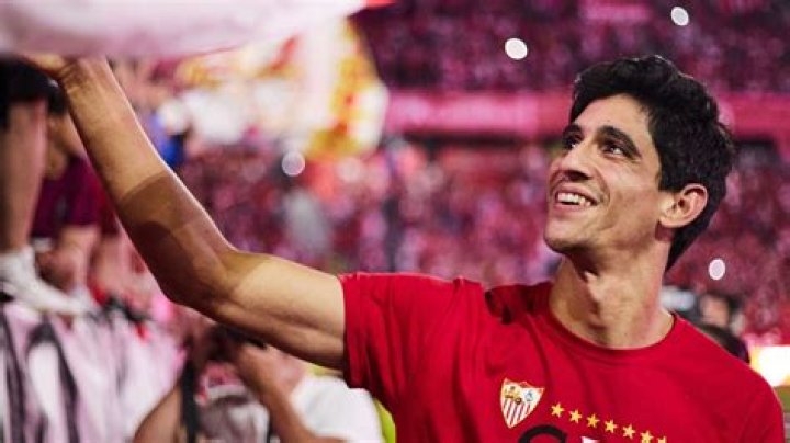 Yassine Bono, Saudi Arabia, Al Hilal, Sevilla