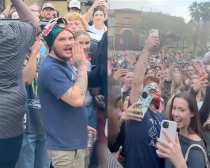 Zach Galifiankis outside in Vegas in The Hangover.