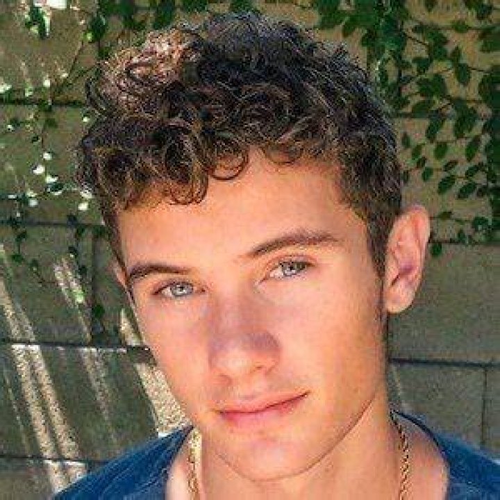 Zak Dossi (Sofie Dossie Brother) Wiki, Bio, Age, Height, Weight