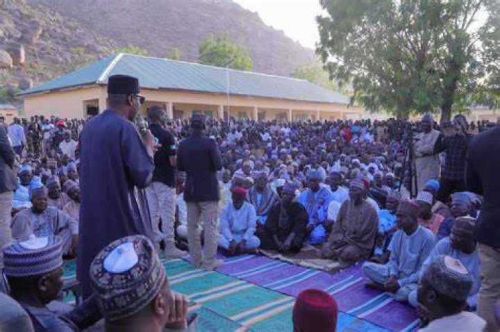 Zulum ya Sake Bude Mashahuriyar Kasuwar Shanu Bayan Rufeta Sama da